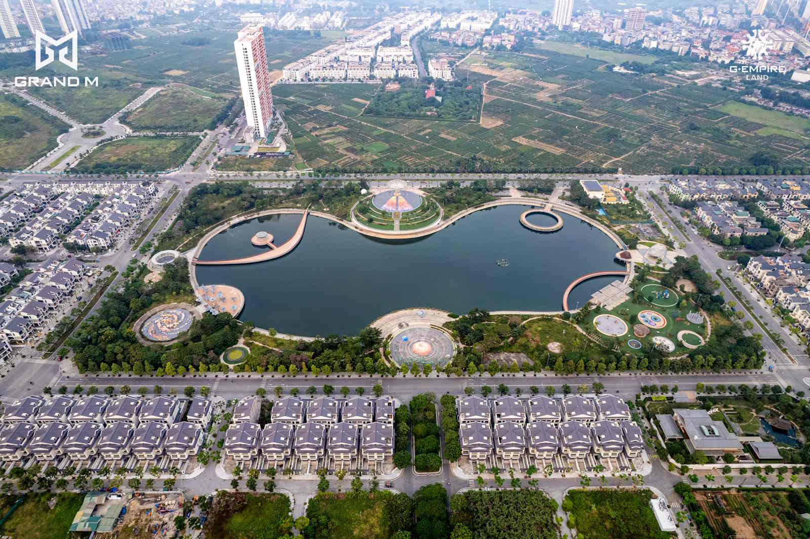 Công viên hồ điều hoa ngay gần Dương Nội